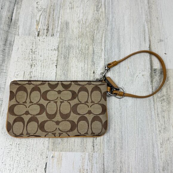 COACH Hampton Signature Buckle Khaki/Camel Canvas Patent Leather Wristlet - Picture 2 of 10